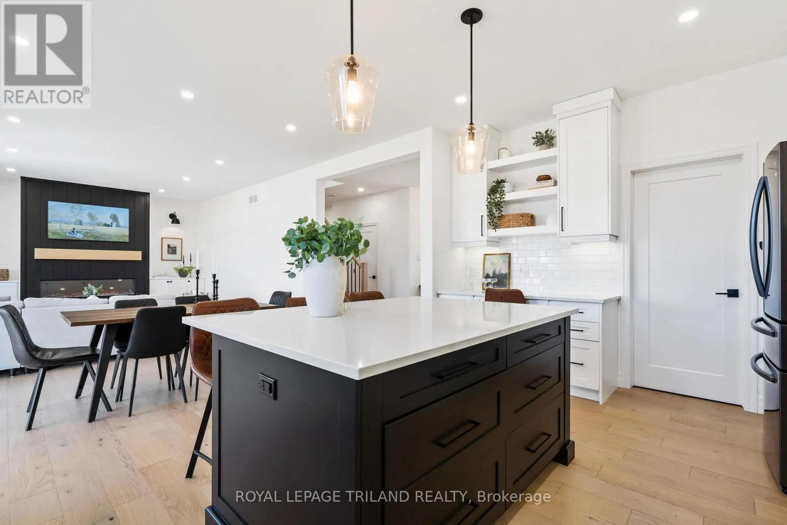 28 HAZELWOOD PASSAGE