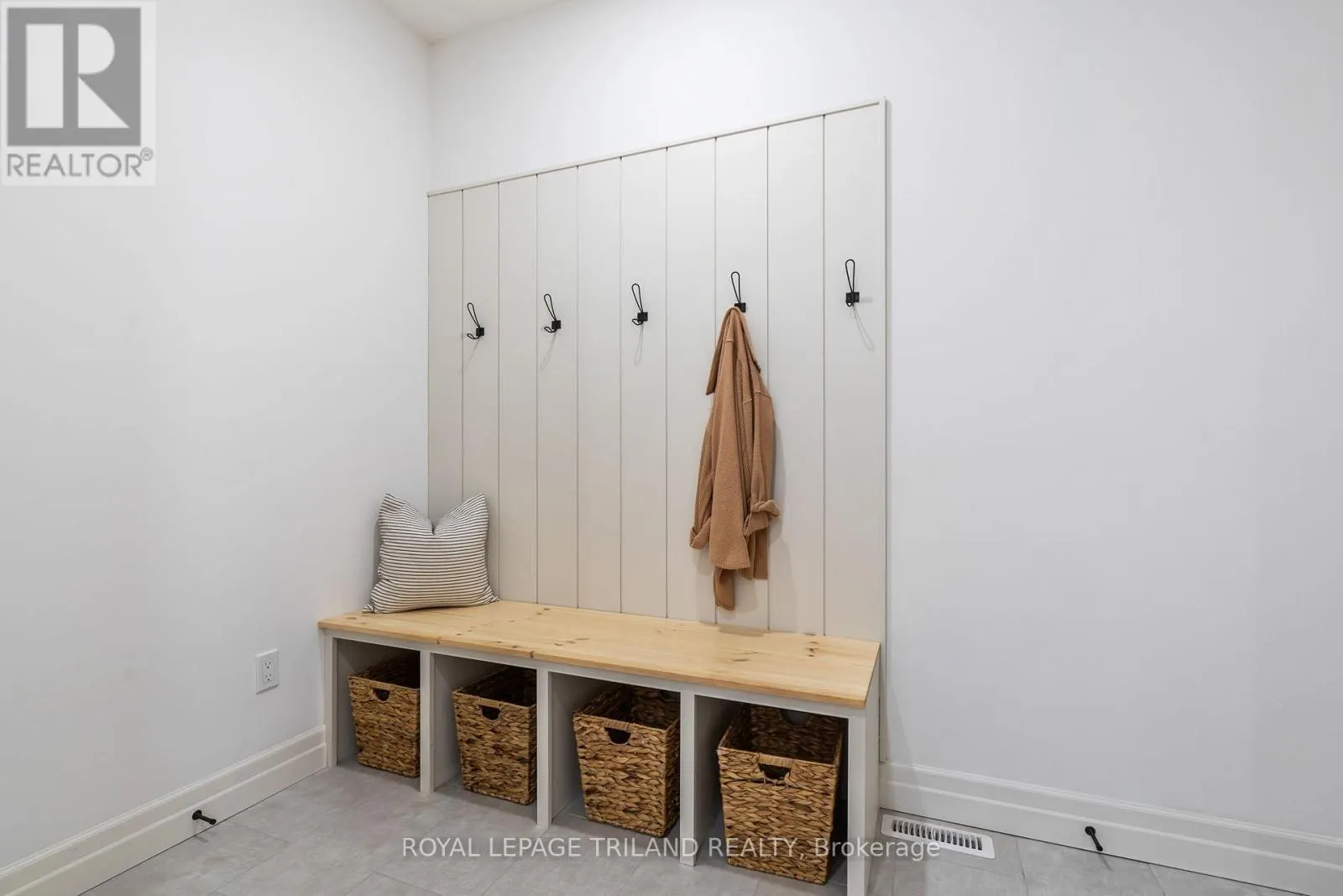 28 HAZELWOOD PASSAGE