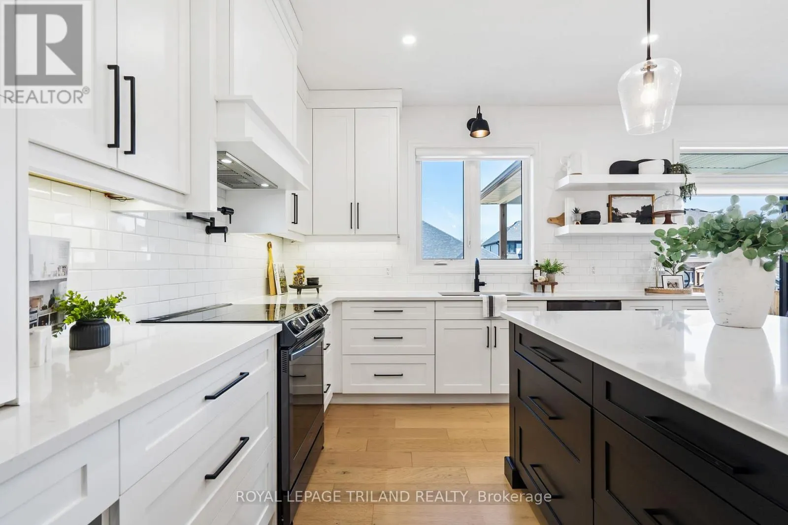 28 HAZELWOOD PASSAGE