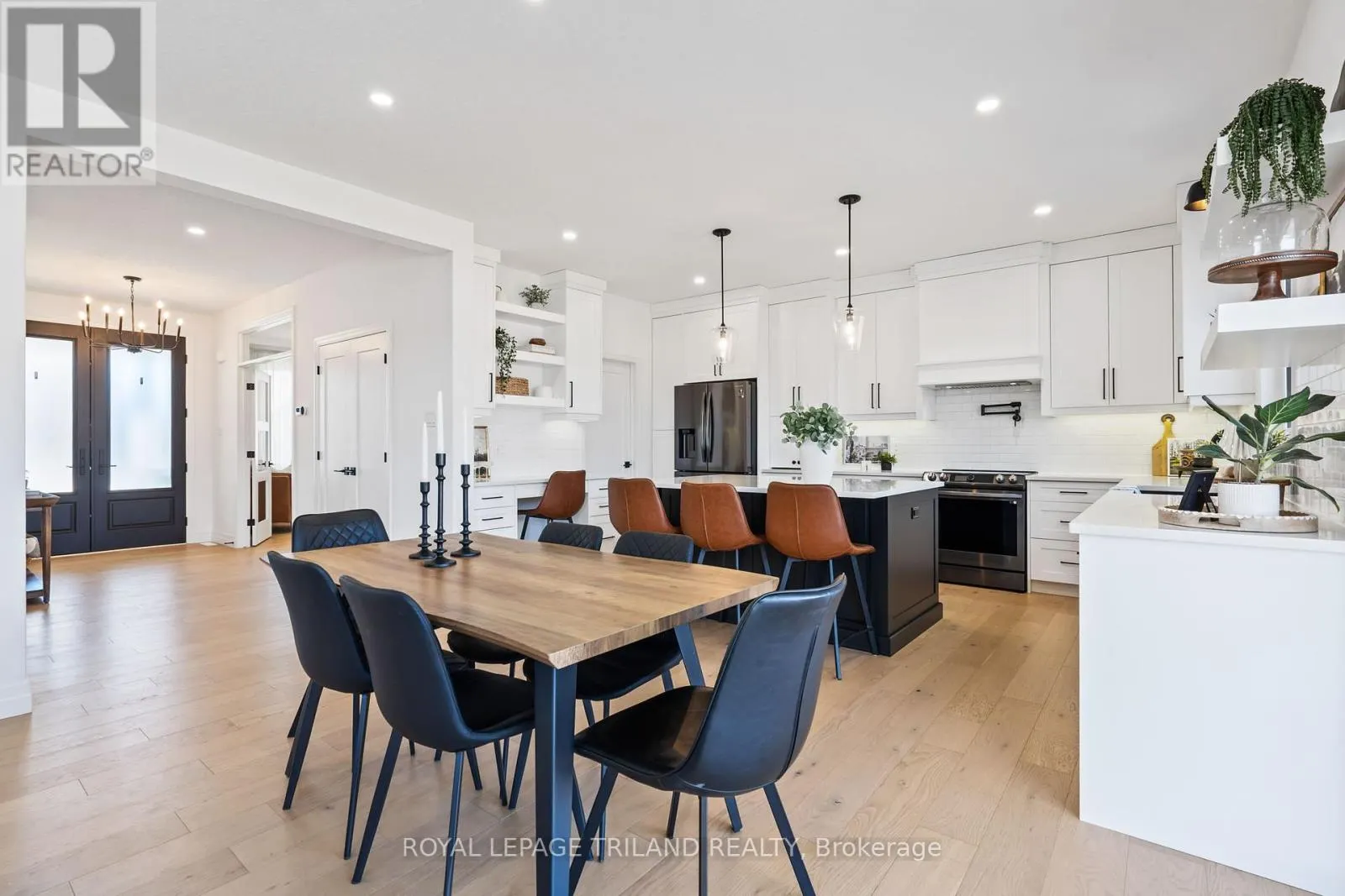 28 HAZELWOOD PASSAGE