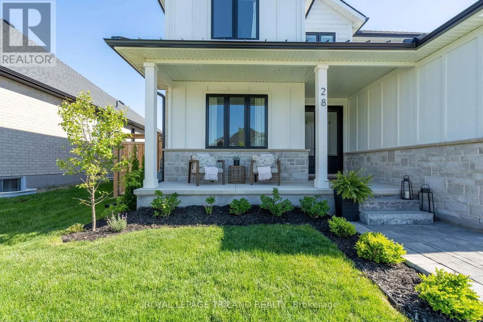 28 HAZELWOOD PASSAGE
