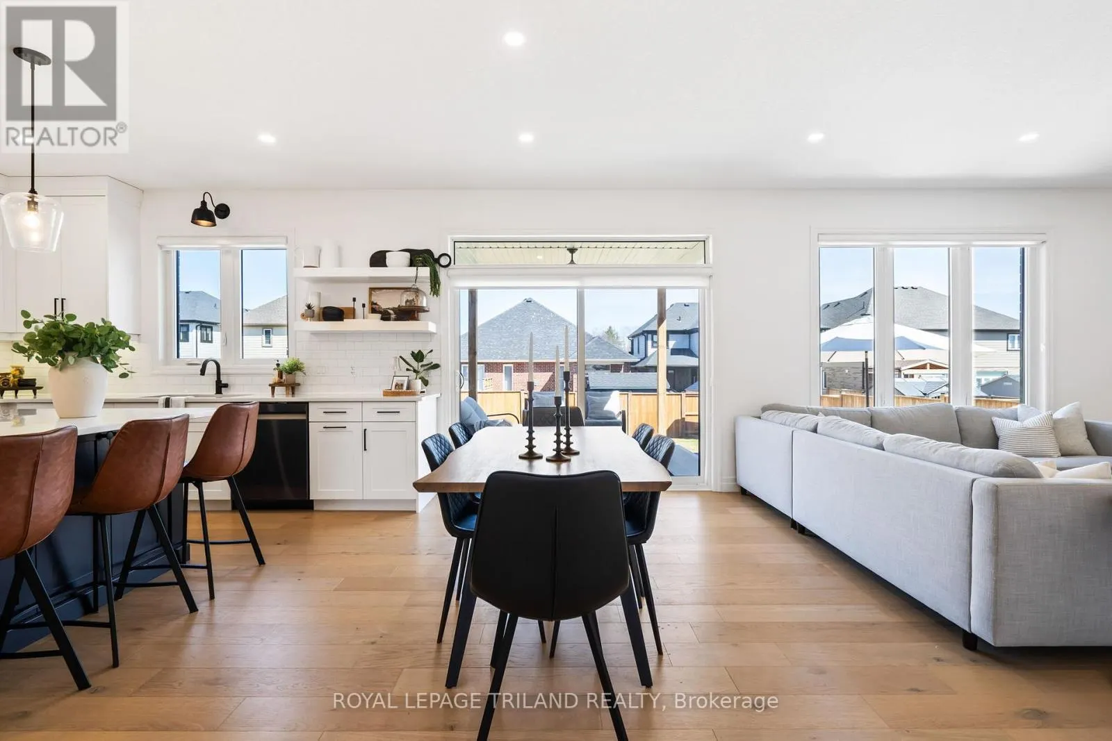 28 HAZELWOOD PASSAGE
