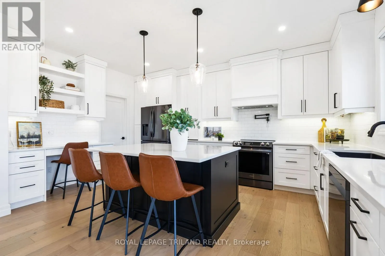 28 HAZELWOOD PASSAGE