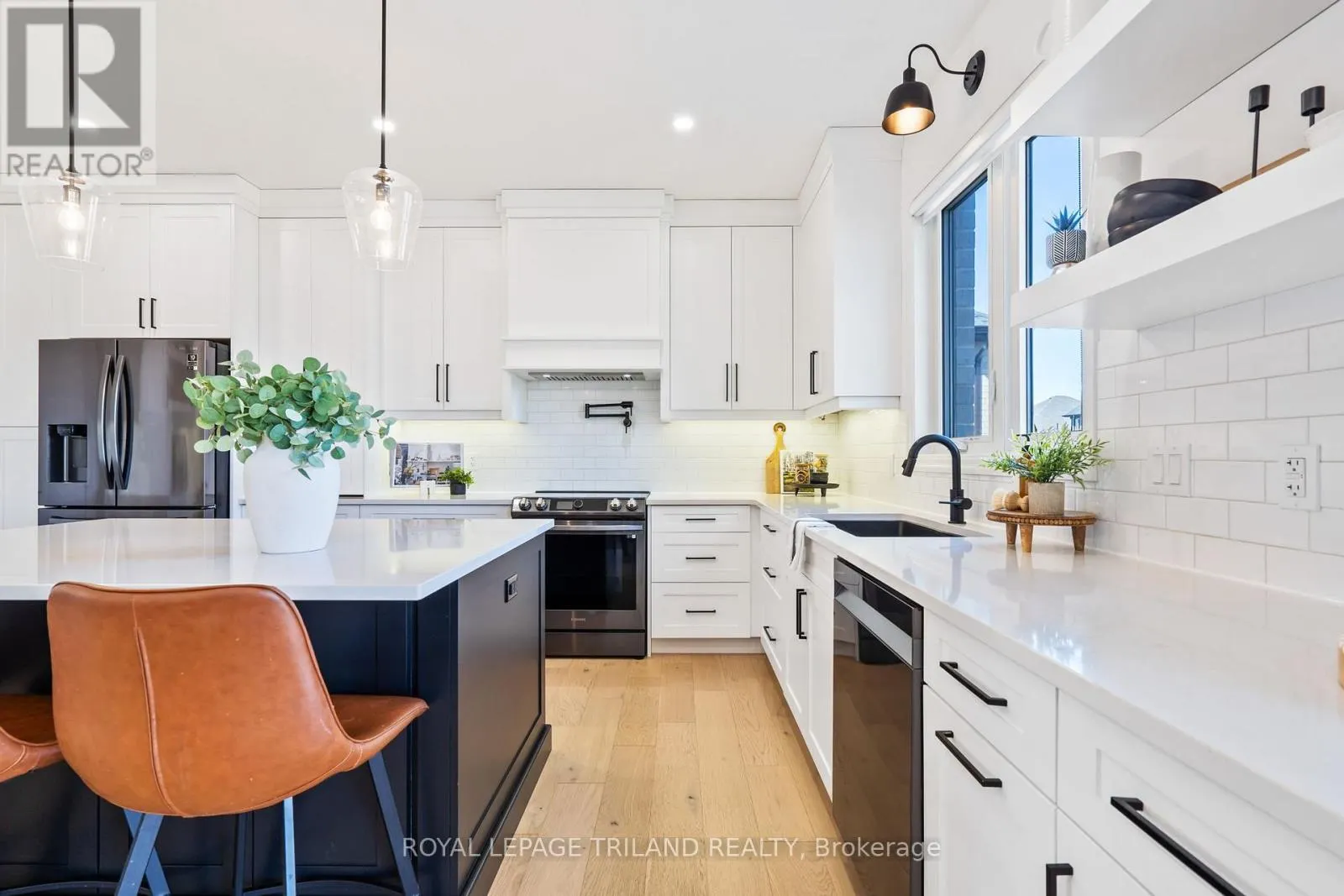 28 HAZELWOOD PASSAGE