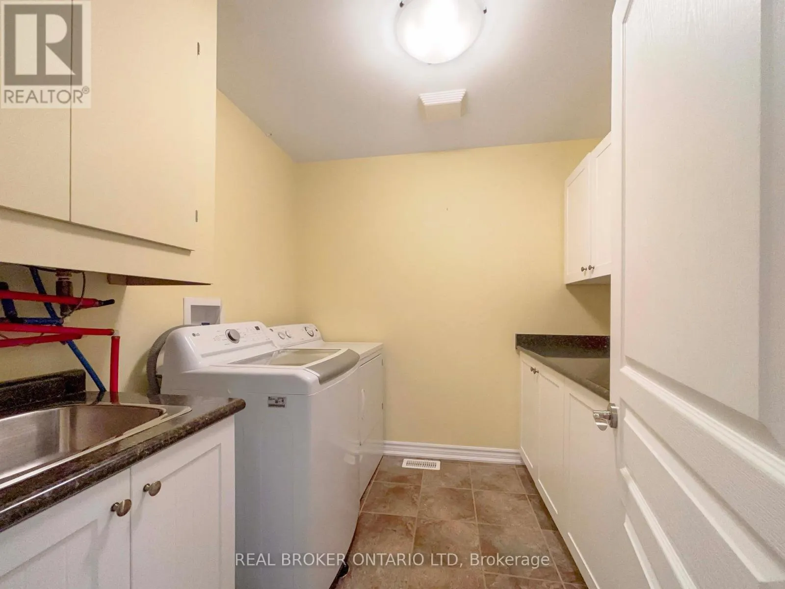 08 - 80 WILLOW STREET, #08