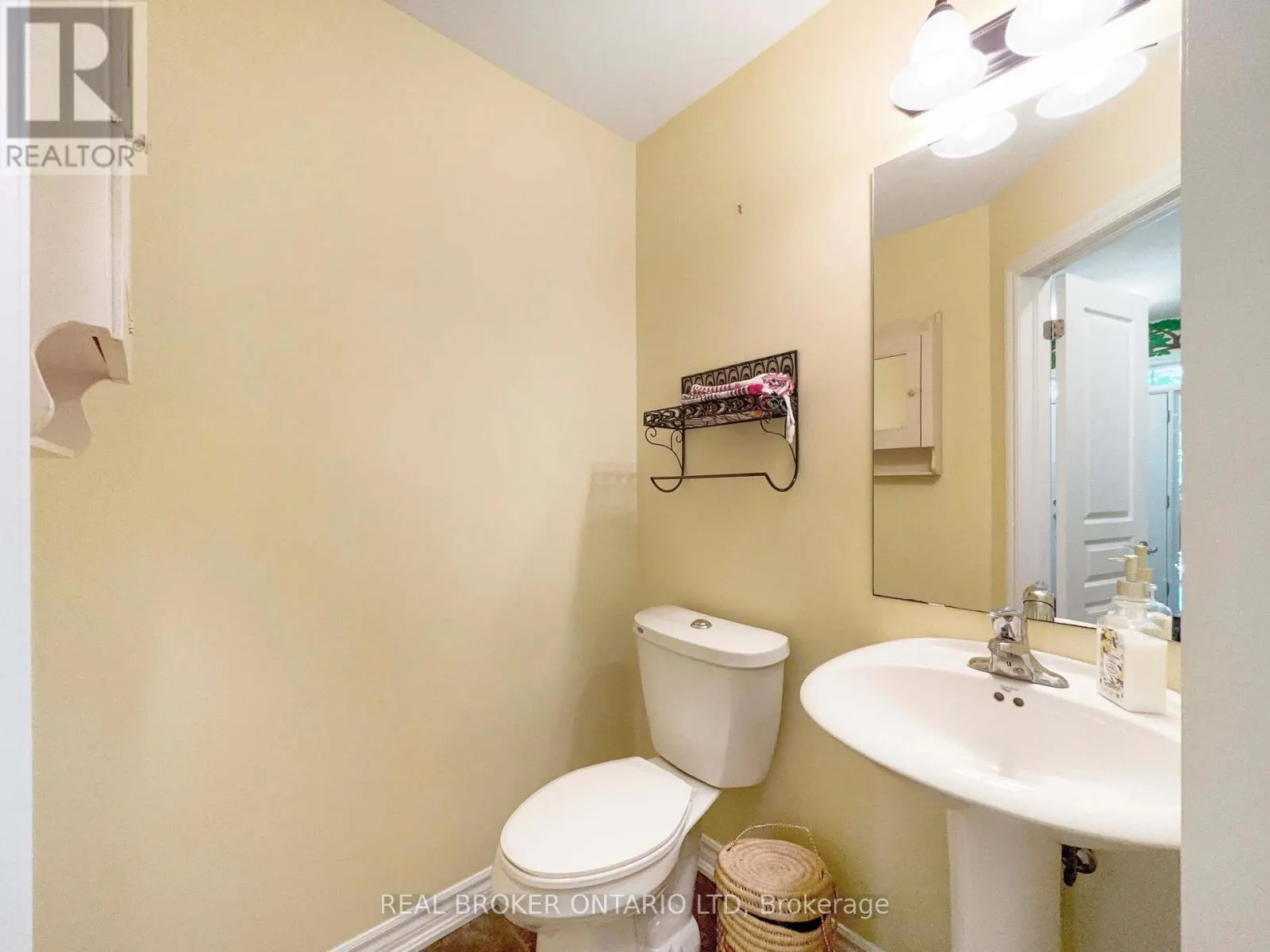 08 - 80 WILLOW STREET, #08