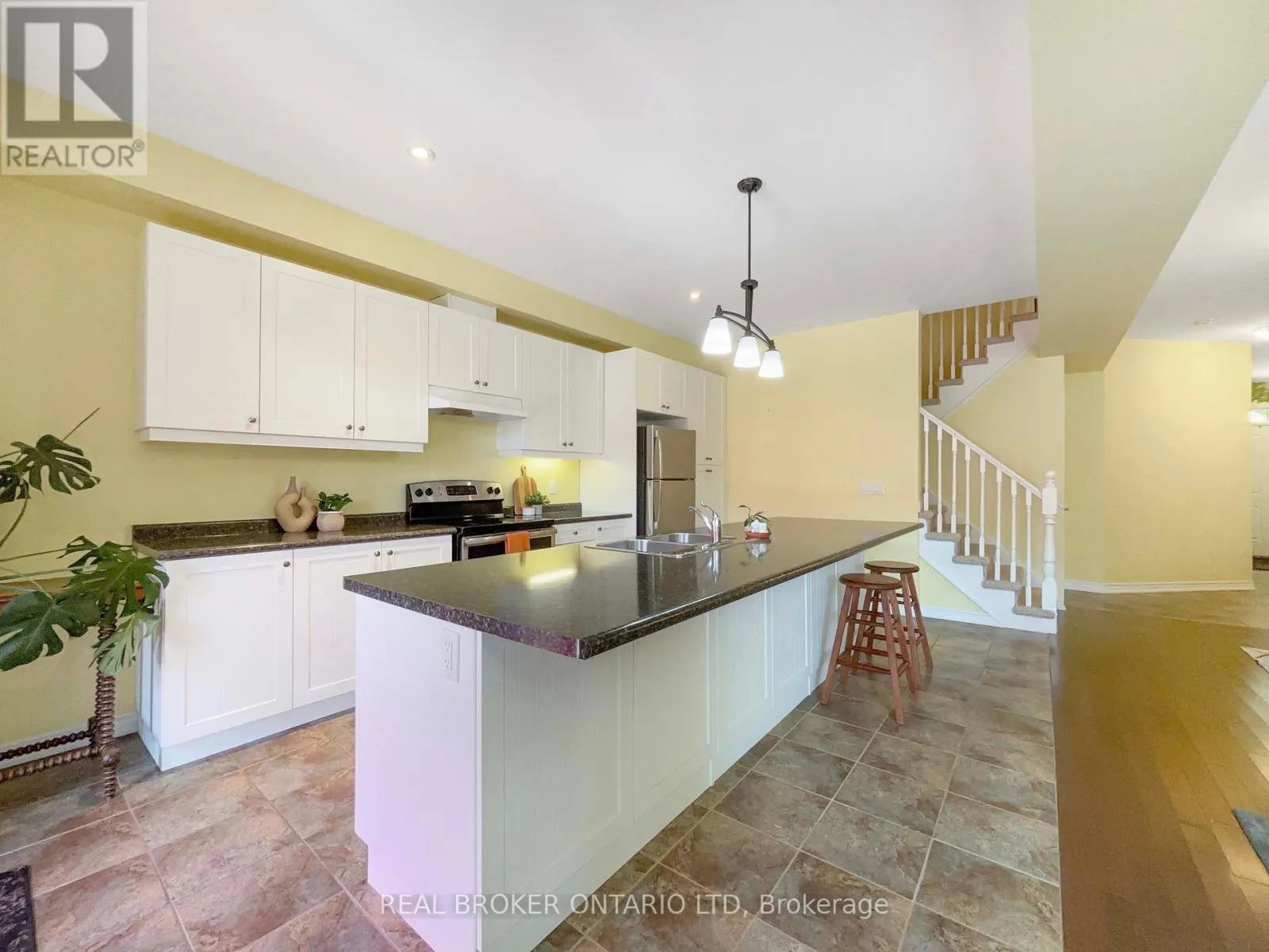 08 - 80 WILLOW STREET, #08