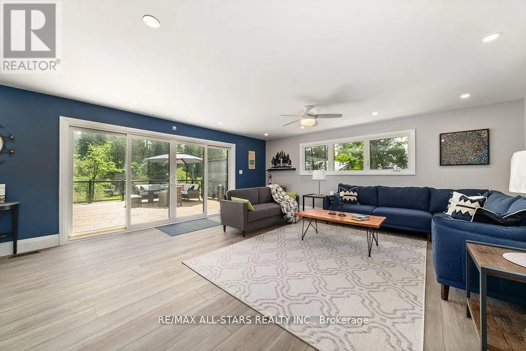 15 BERRY LANE