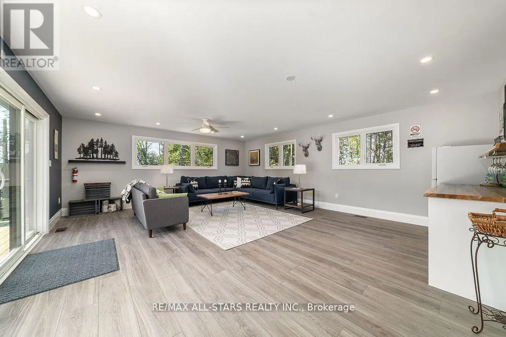 15 BERRY LANE