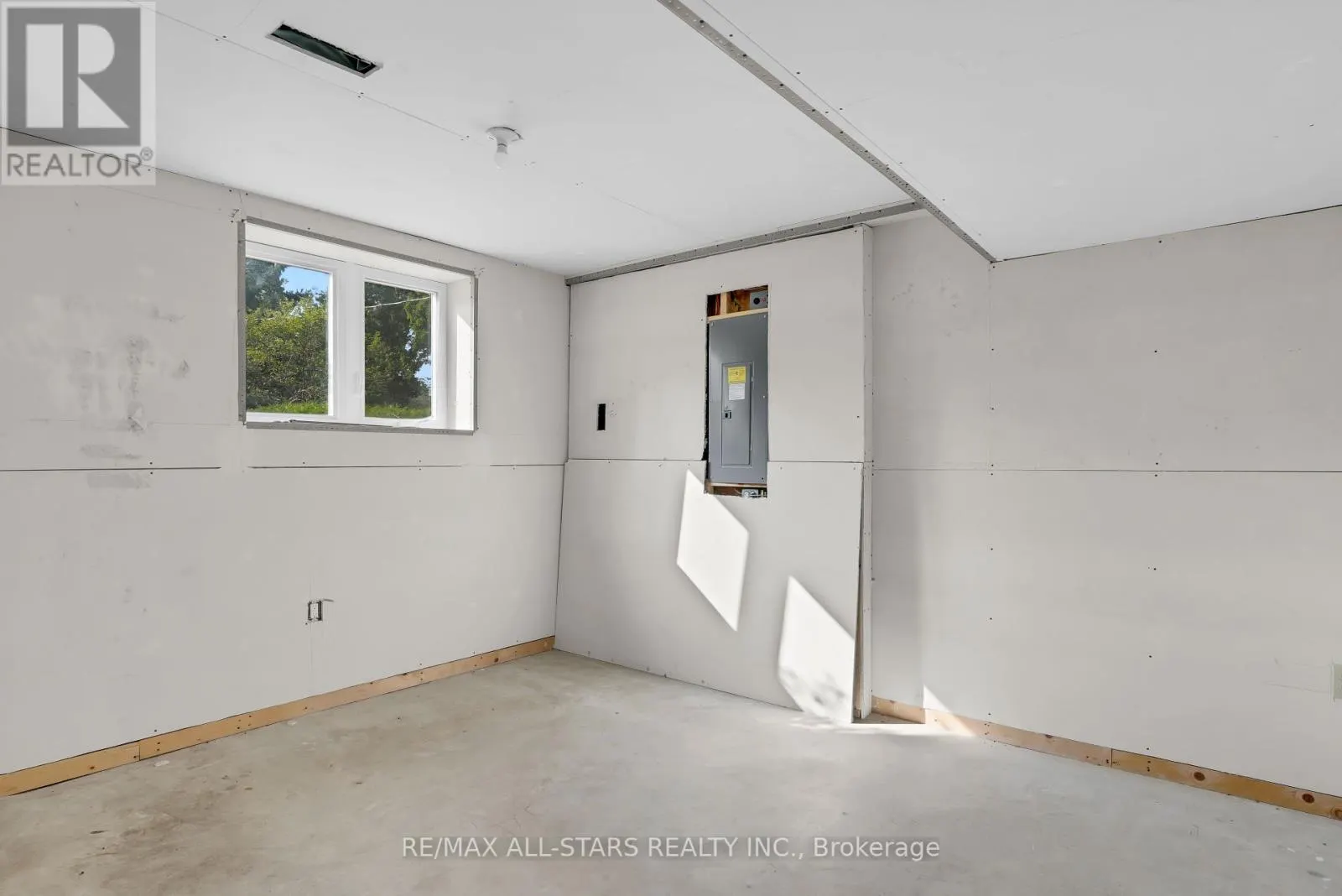 16 KENVER STREET