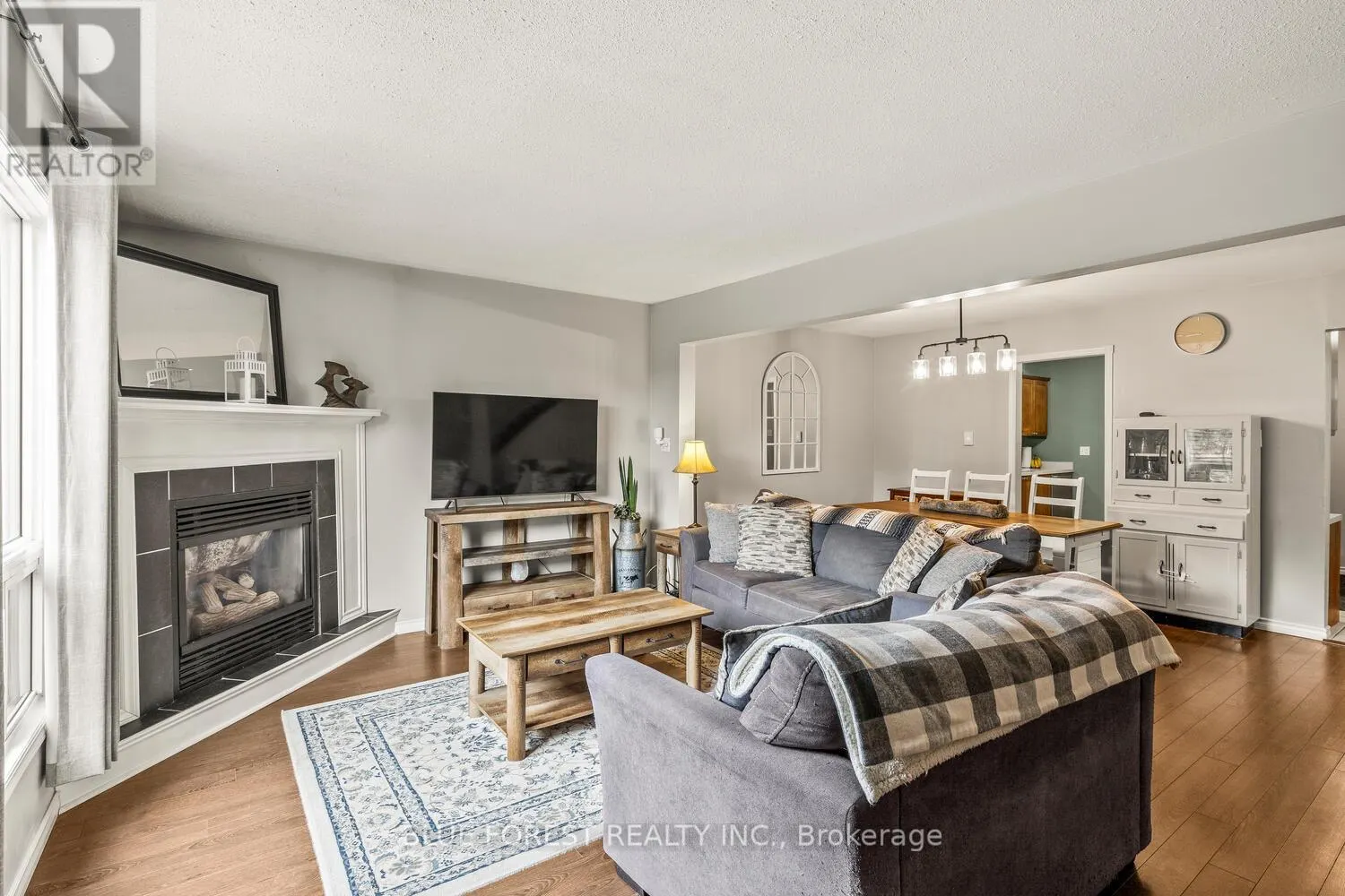 11 - 460 SOUTHDALE ROAD E, #11