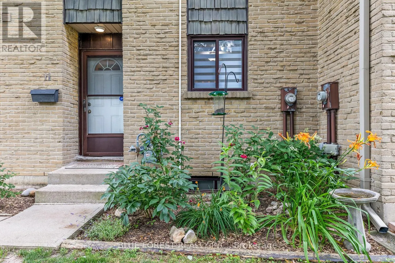 11 - 460 SOUTHDALE ROAD E, #11