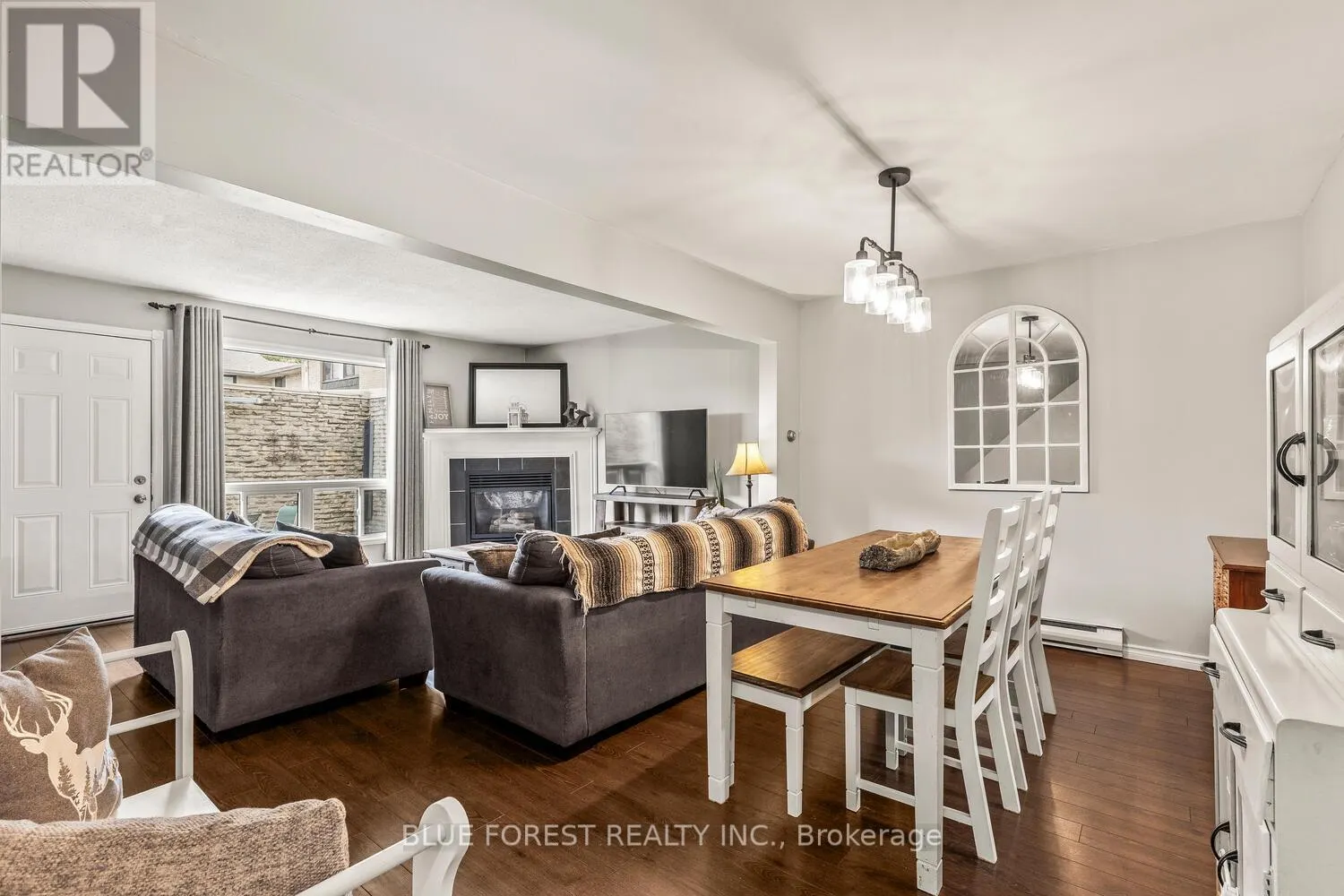 11 - 460 SOUTHDALE ROAD E, #11
