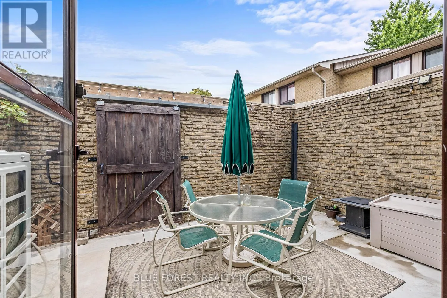 11 - 460 SOUTHDALE ROAD E, #11