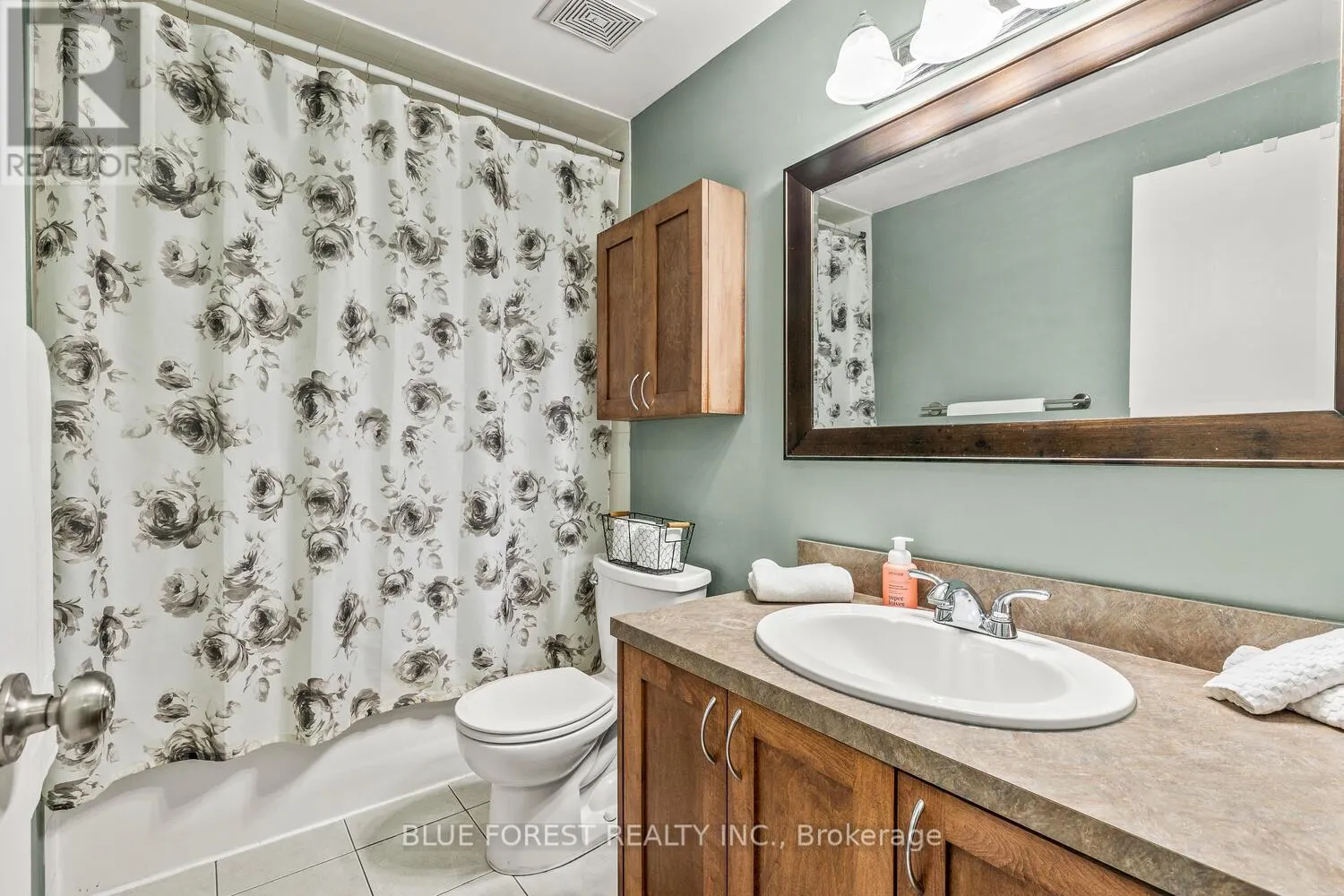 11 - 460 SOUTHDALE ROAD E, #11