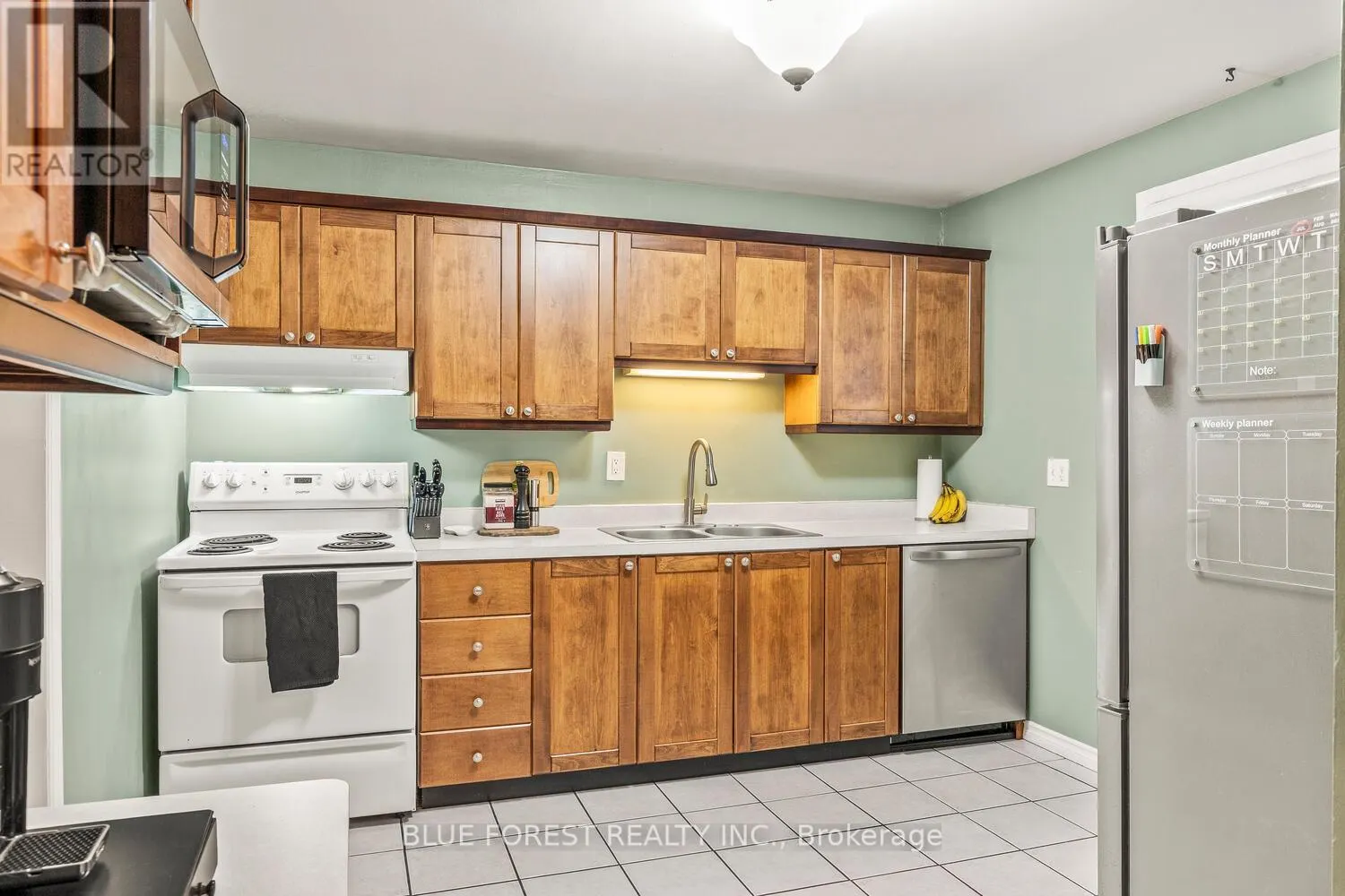 11 - 460 SOUTHDALE ROAD E, #11