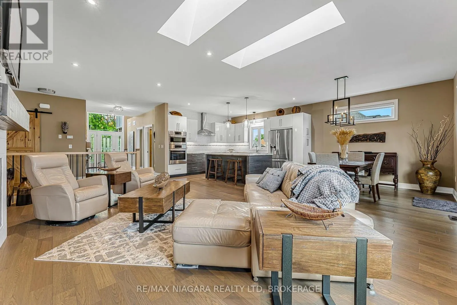 24 PROSPECT POINT ROAD N
