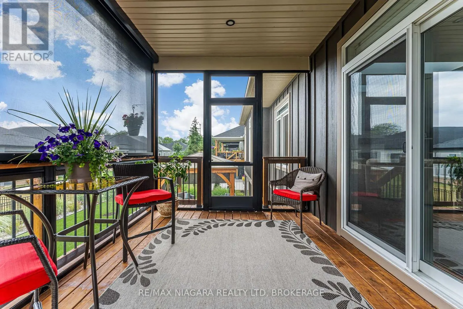 24 PROSPECT POINT ROAD N