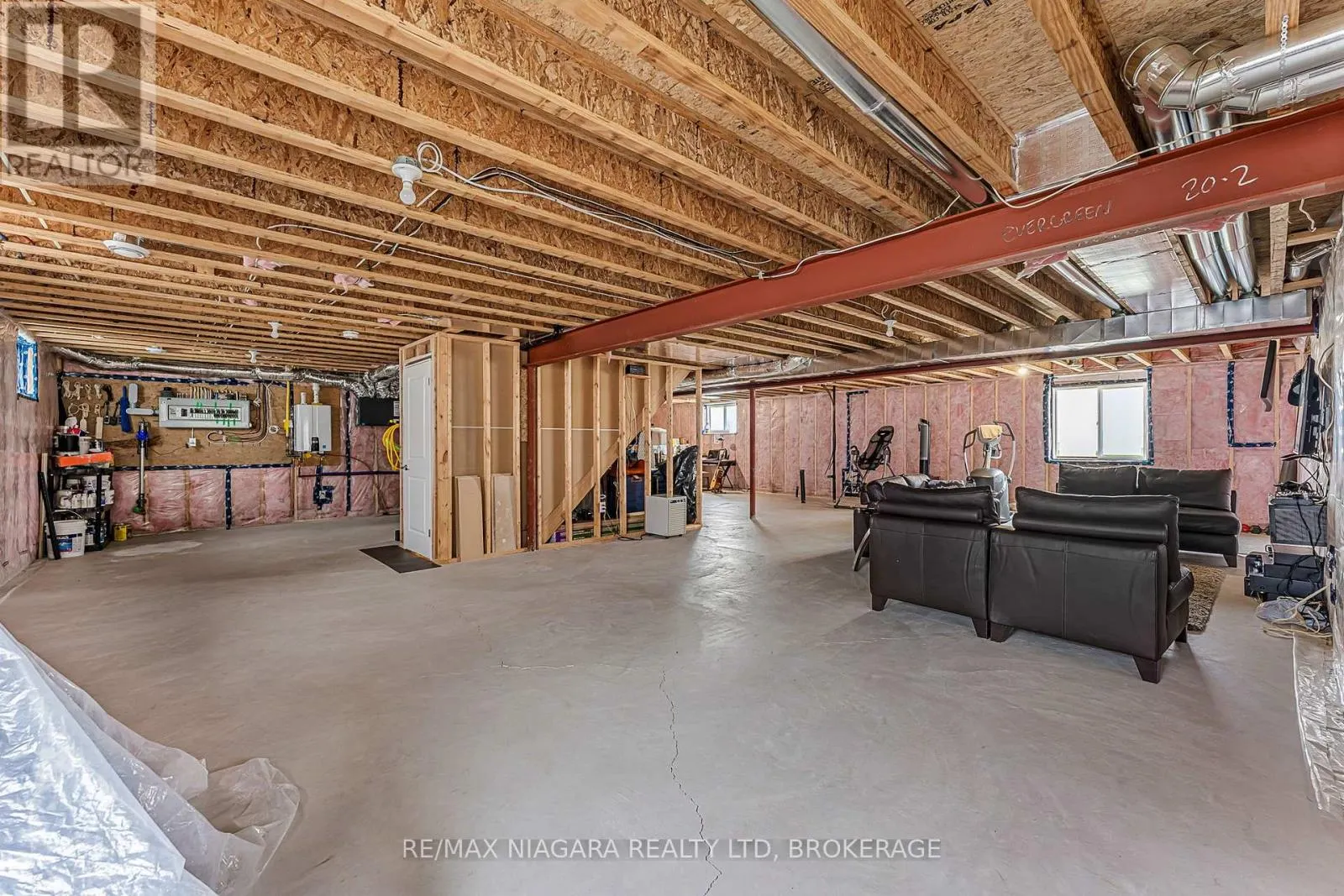 24 PROSPECT POINT ROAD N