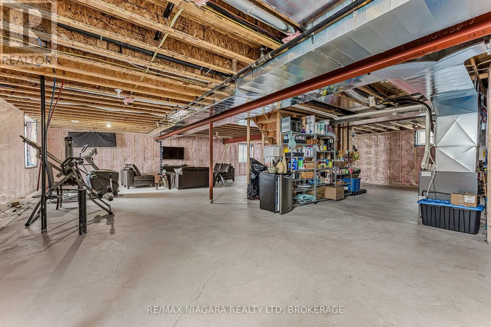 24 PROSPECT POINT ROAD N