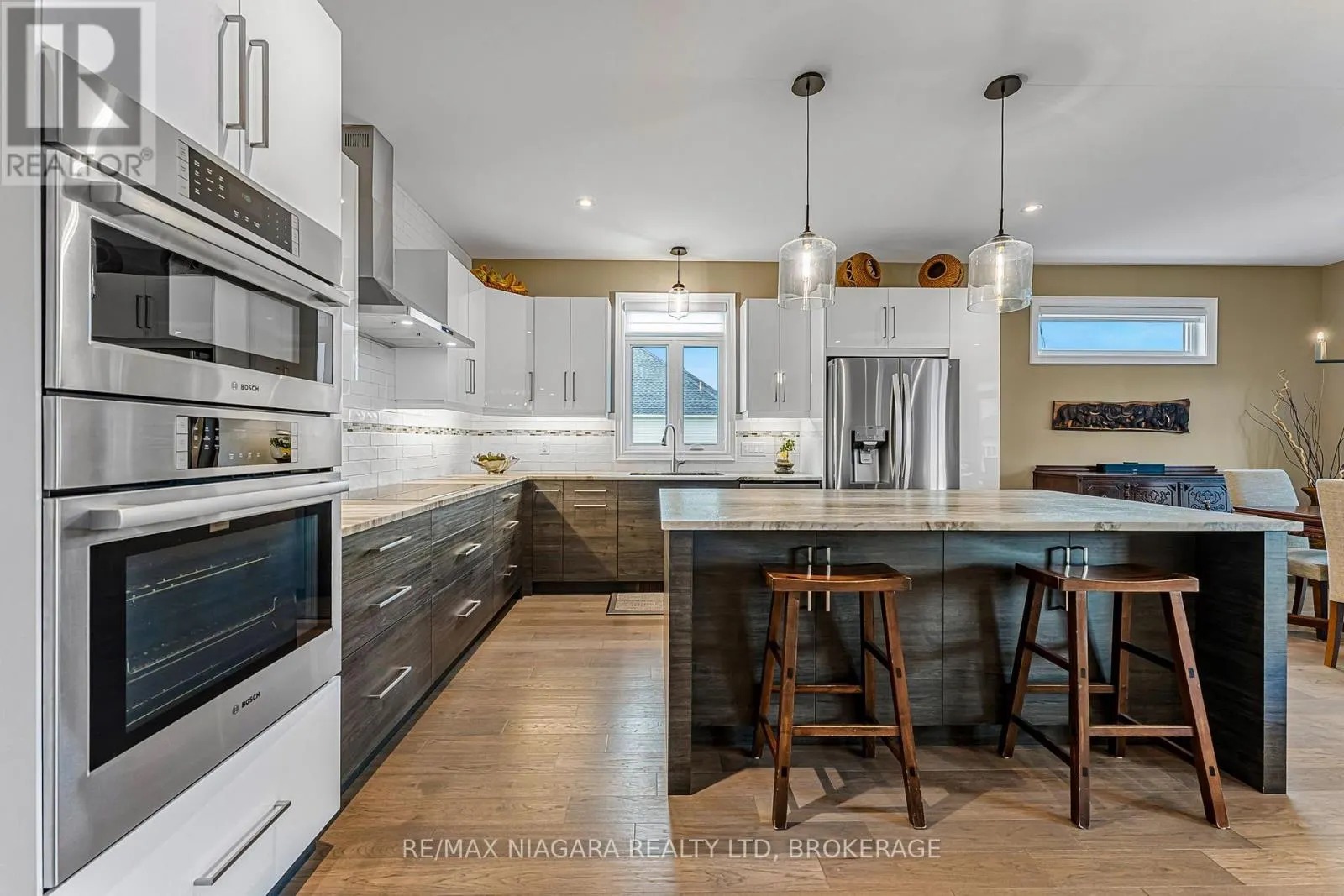 24 PROSPECT POINT ROAD N