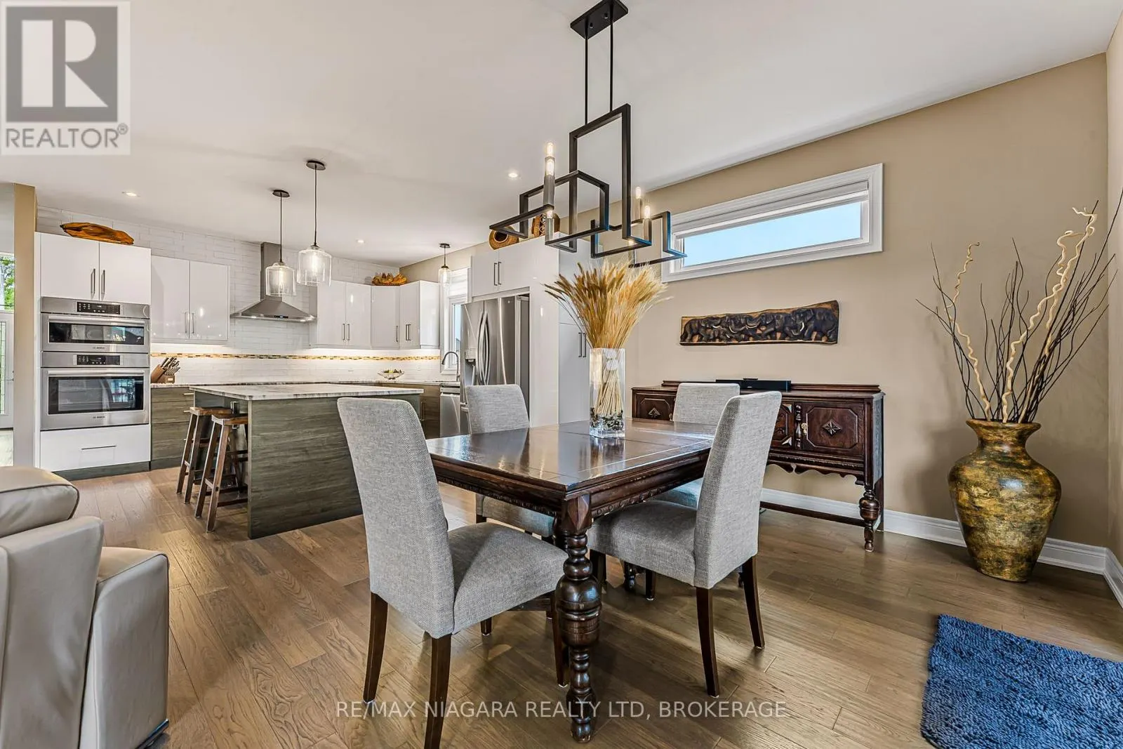 24 PROSPECT POINT ROAD N