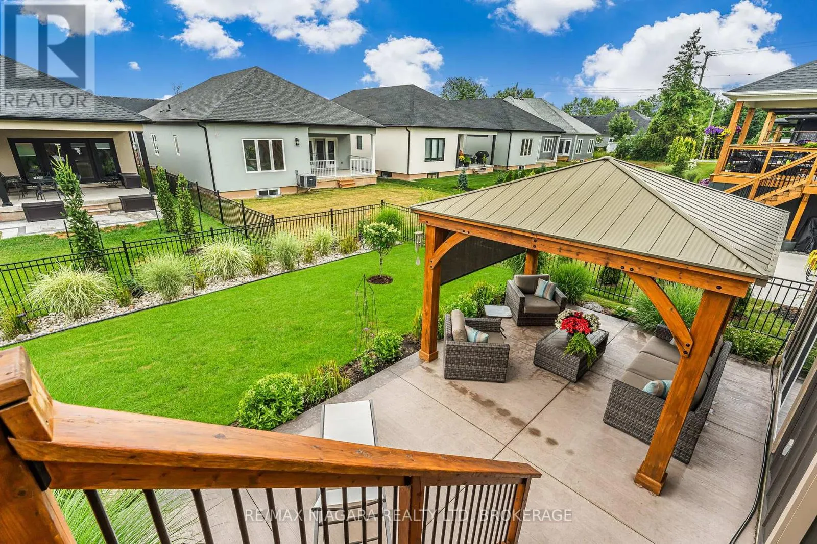 24 PROSPECT POINT ROAD N