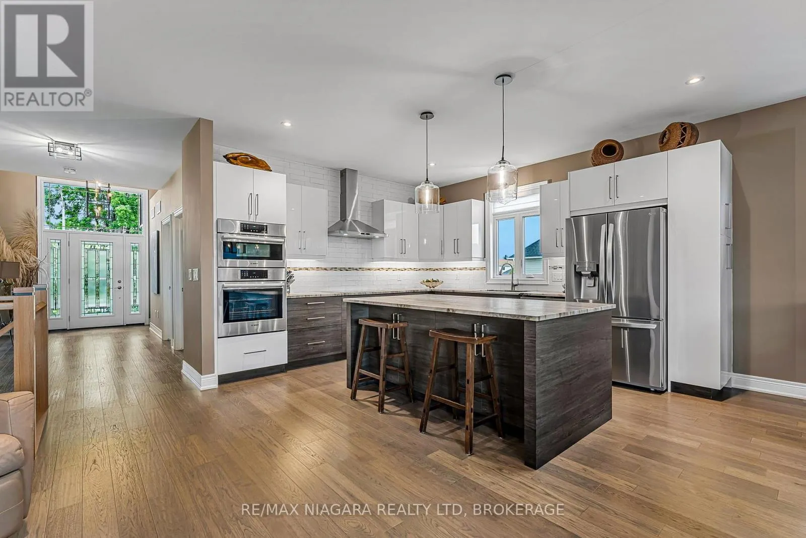 24 PROSPECT POINT ROAD N