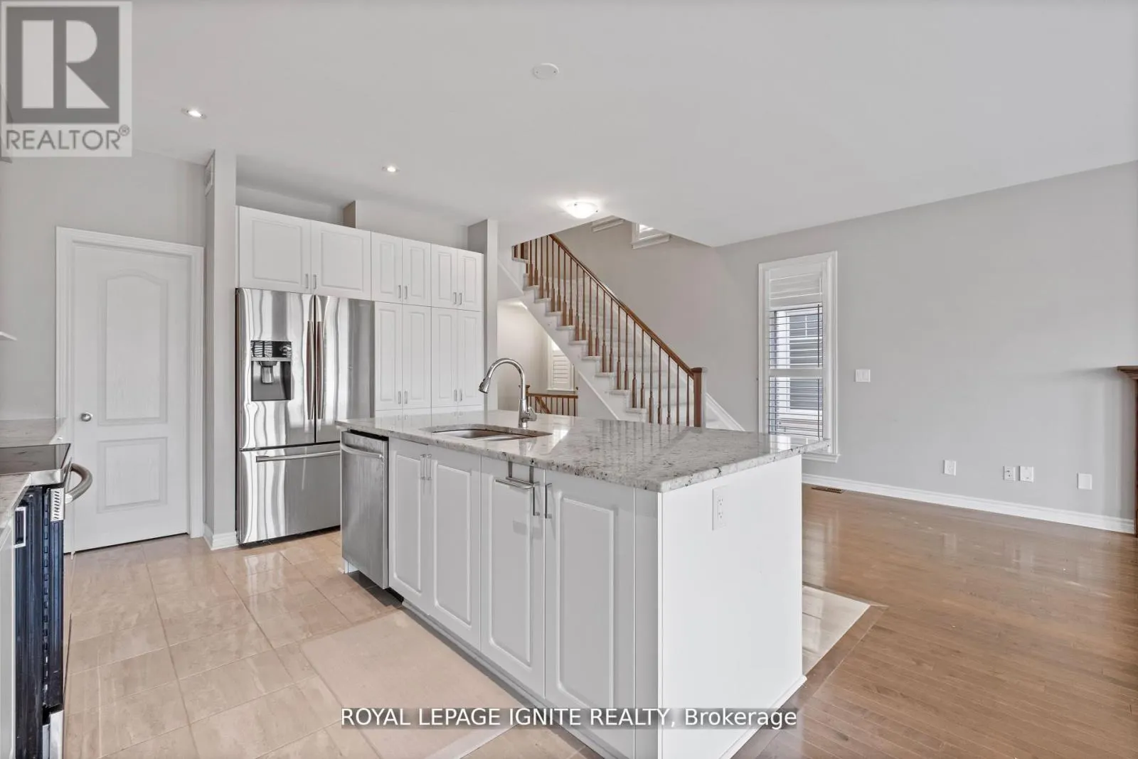 866 RIVERVIEW WAY