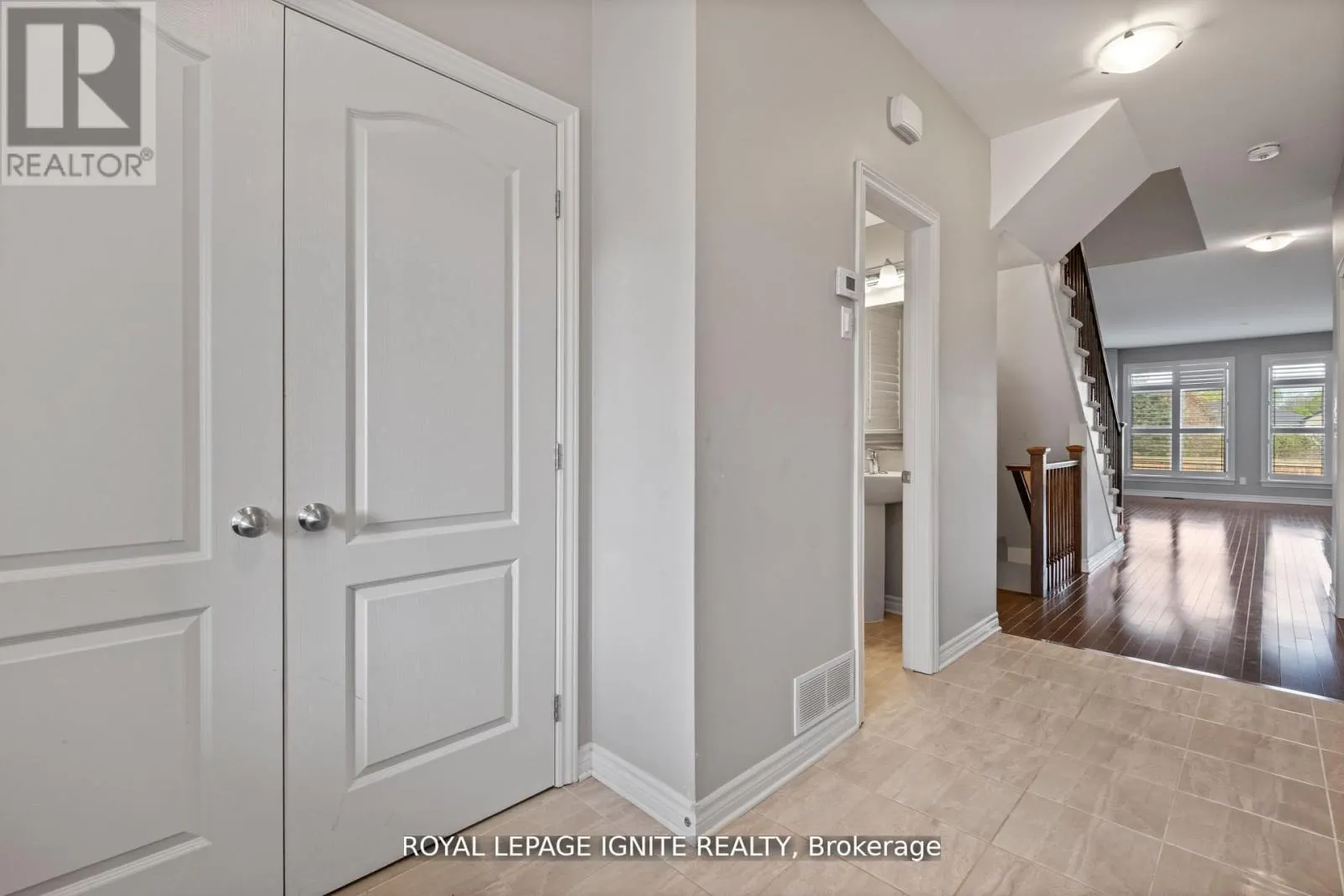 866 RIVERVIEW WAY