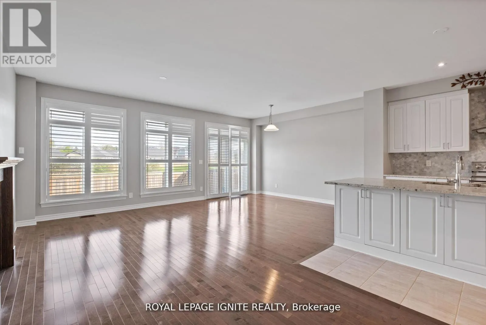 866 RIVERVIEW WAY