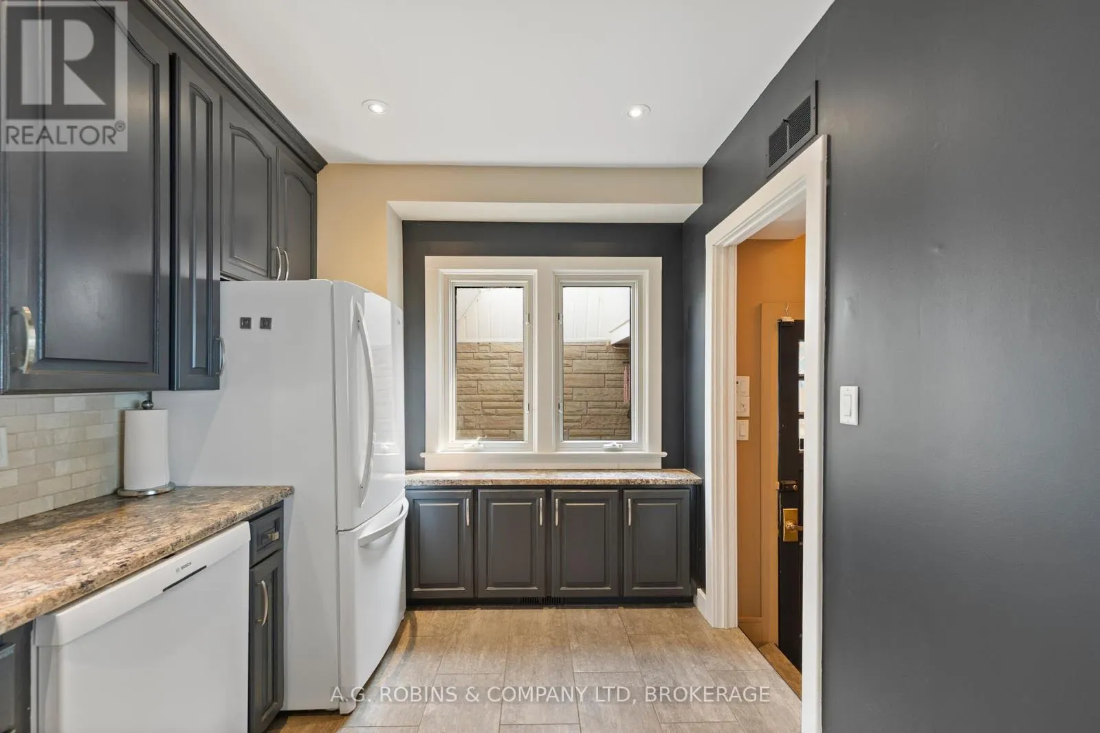 10773 LAKESHORE ROAD