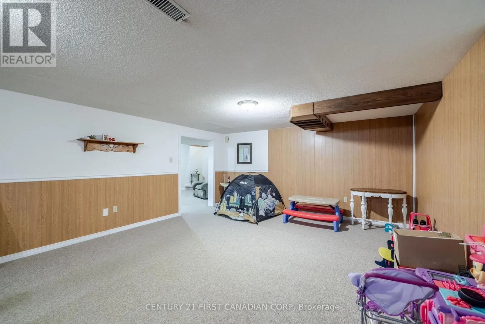 9776 TOWER ROAD