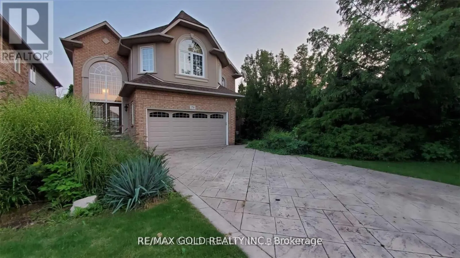 79 SURREY DRIVE