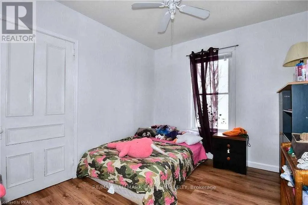 1490 CENTRE ROAD