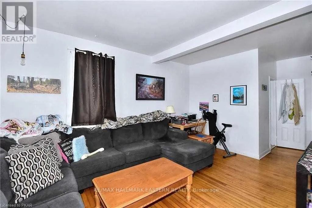 1490 CENTRE ROAD