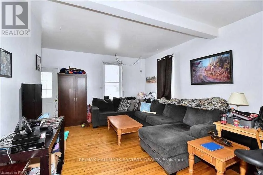 1490 CENTRE ROAD