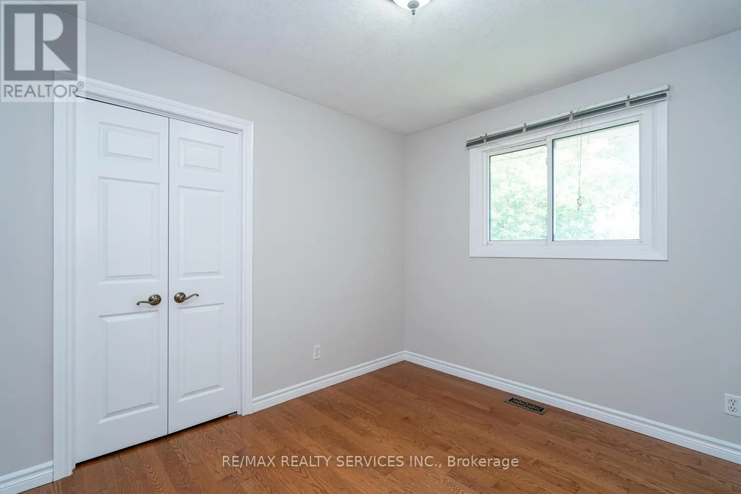 285 THORNCREST DRIVE