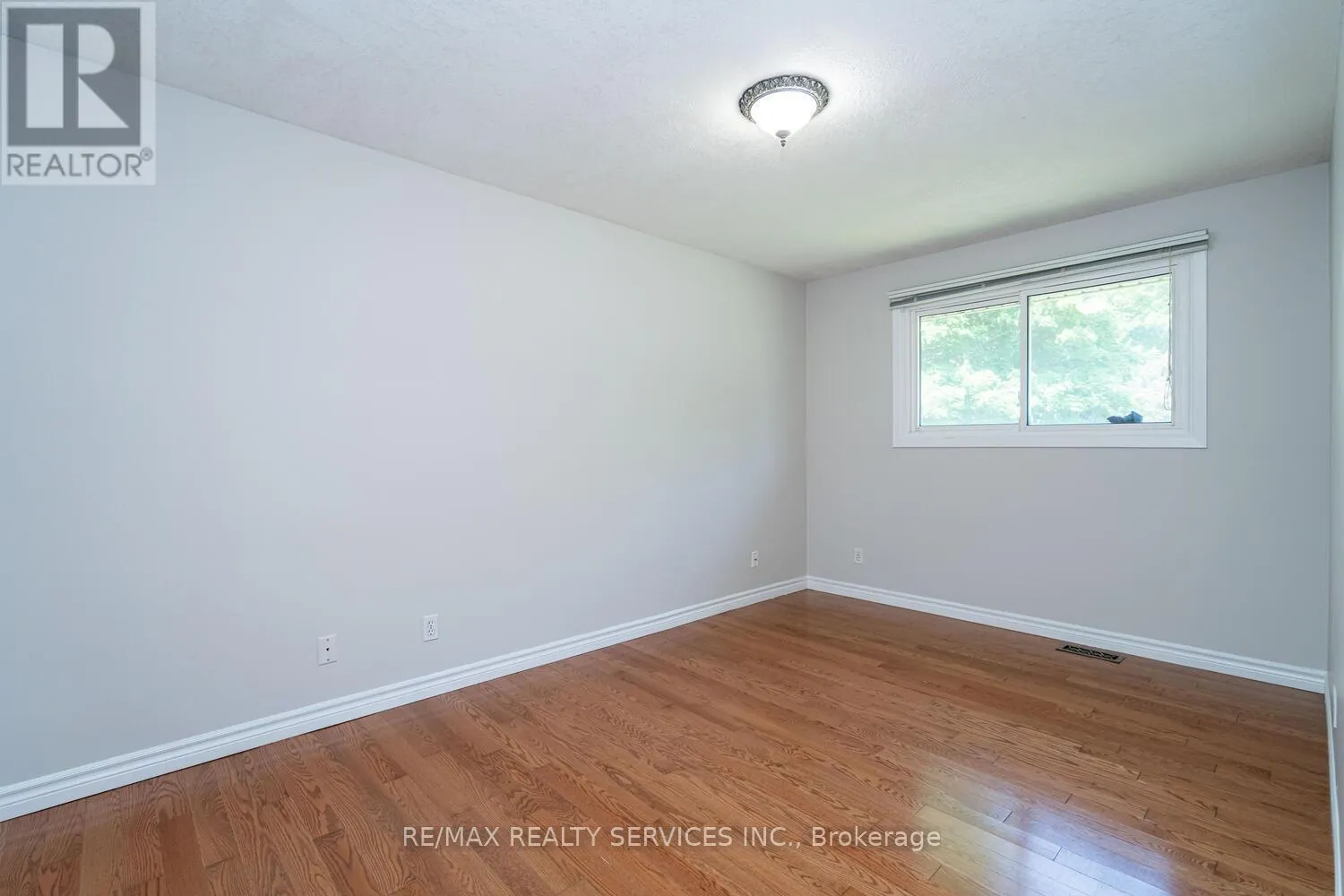 285 THORNCREST DRIVE
