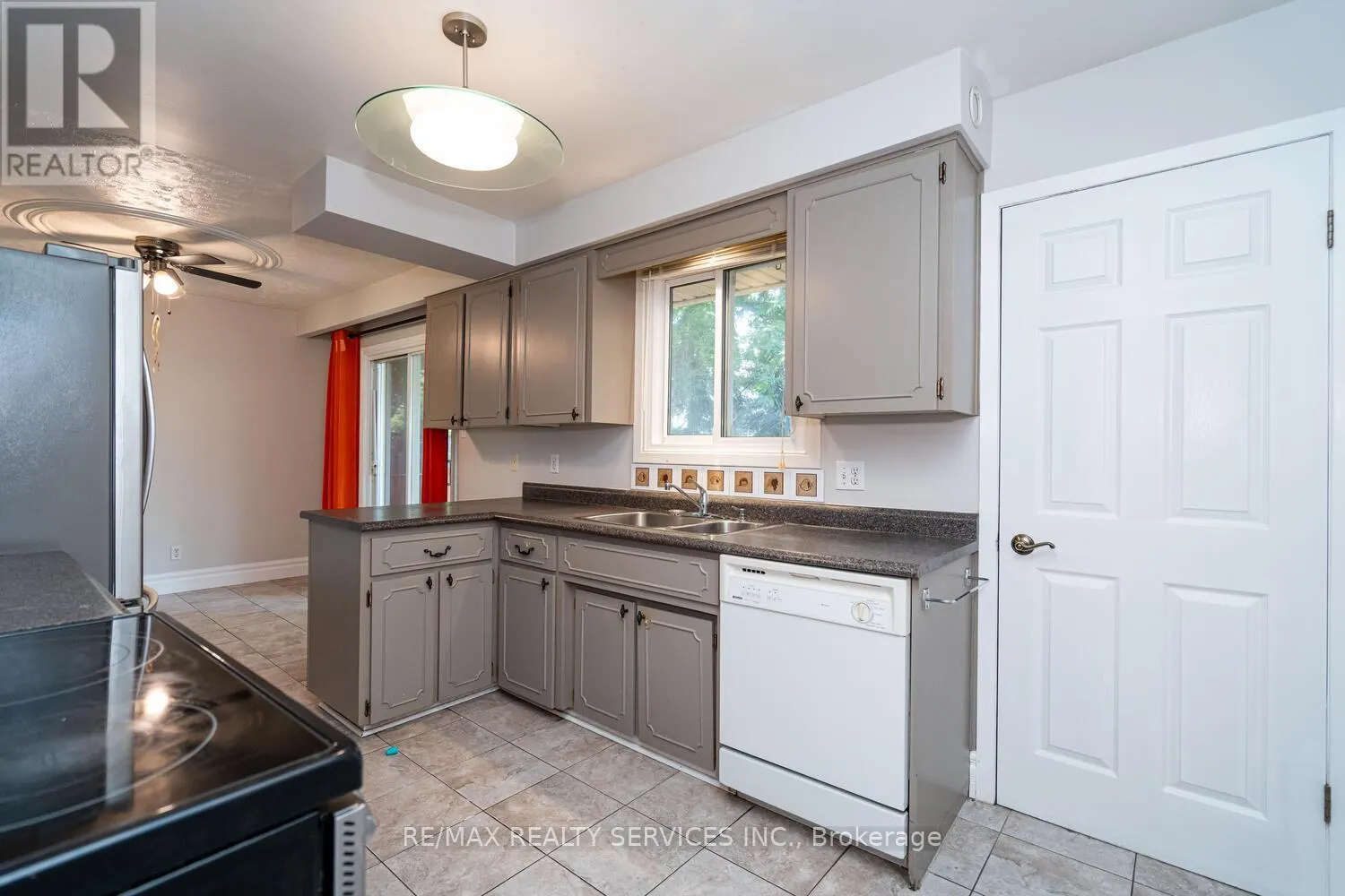 285 THORNCREST DRIVE
