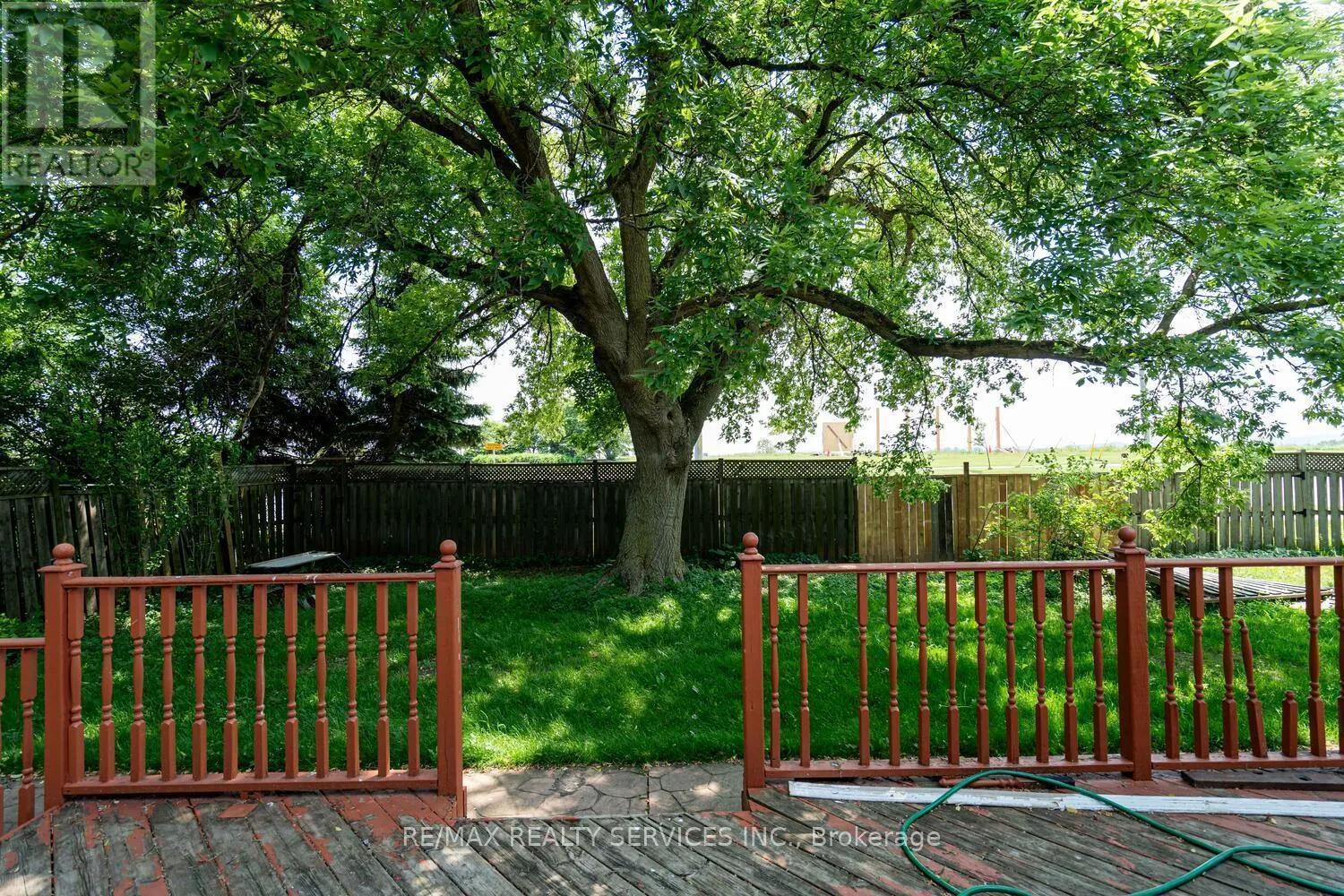 285 THORNCREST DRIVE