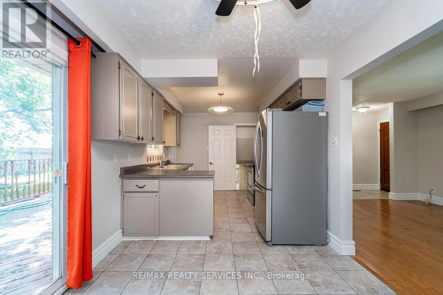285 THORNCREST DRIVE