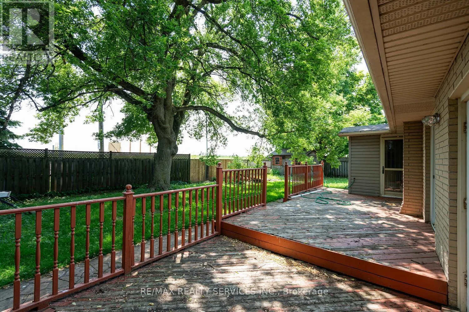 285 THORNCREST DRIVE