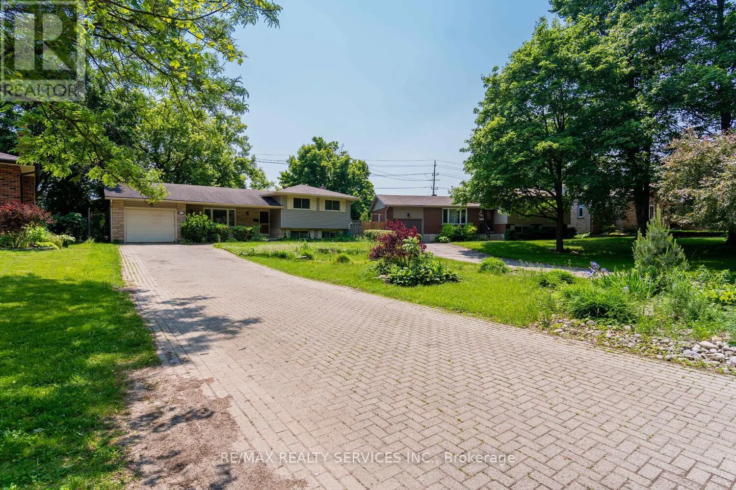 285 THORNCREST DRIVE