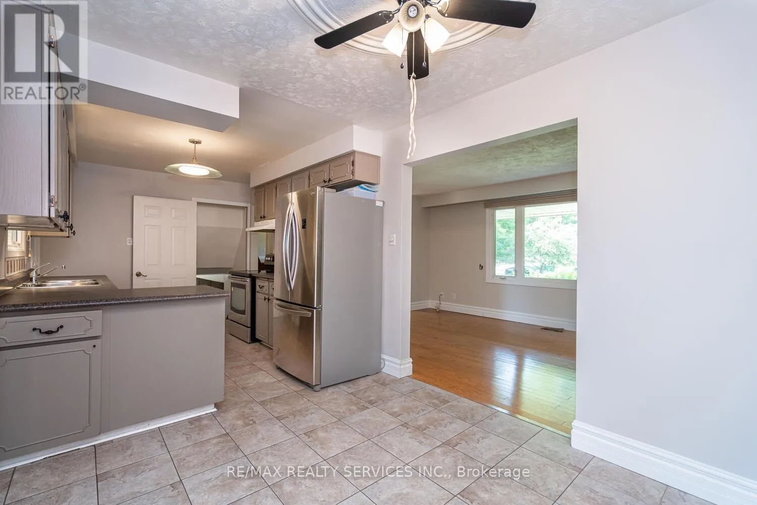 285 THORNCREST DRIVE