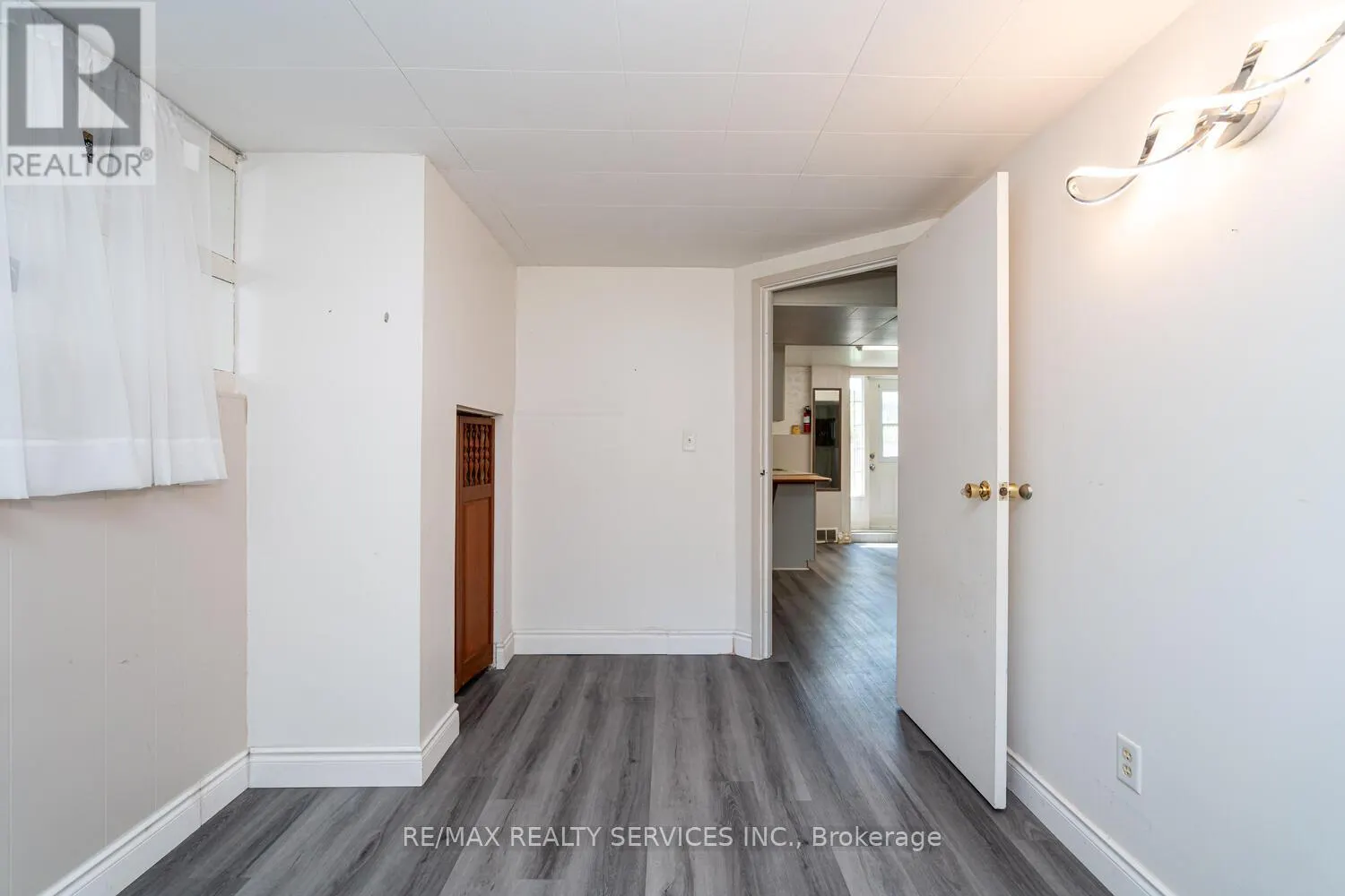 285 THORNCREST DRIVE