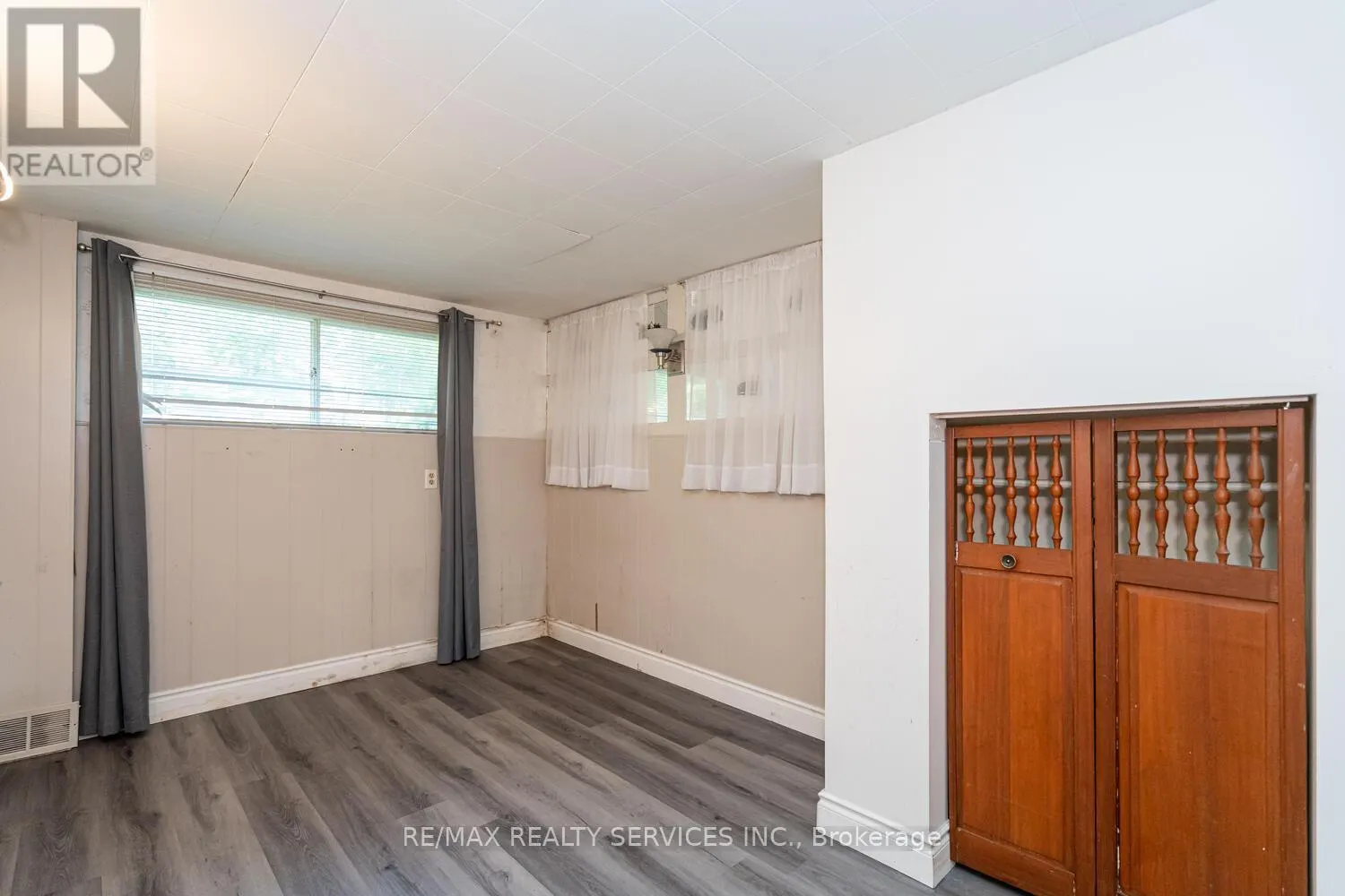 285 THORNCREST DRIVE