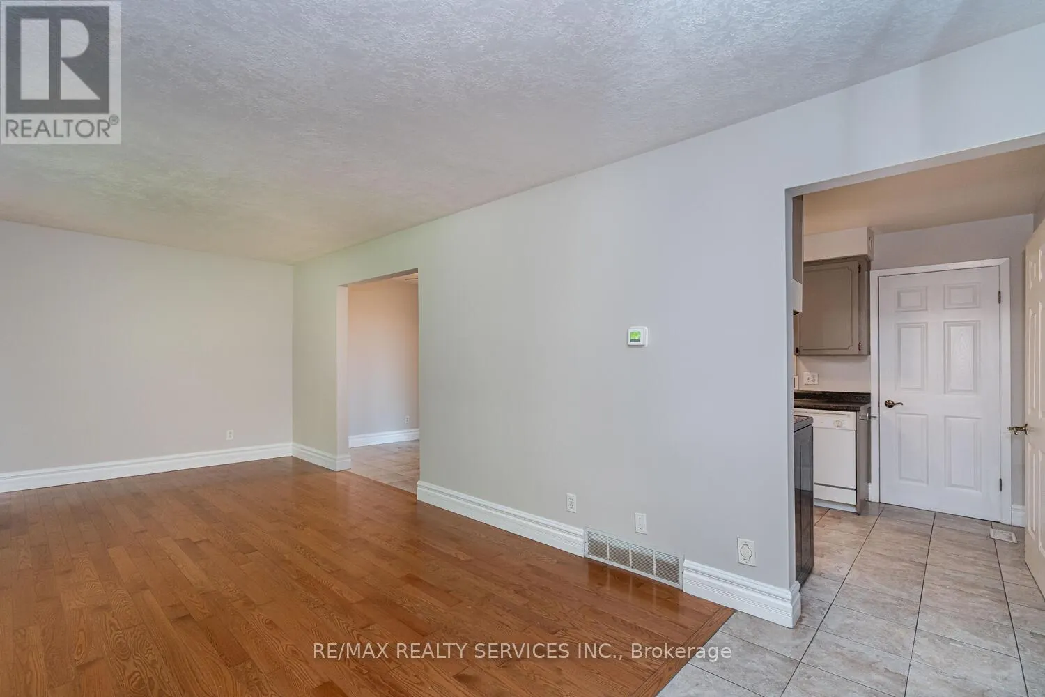 285 THORNCREST DRIVE