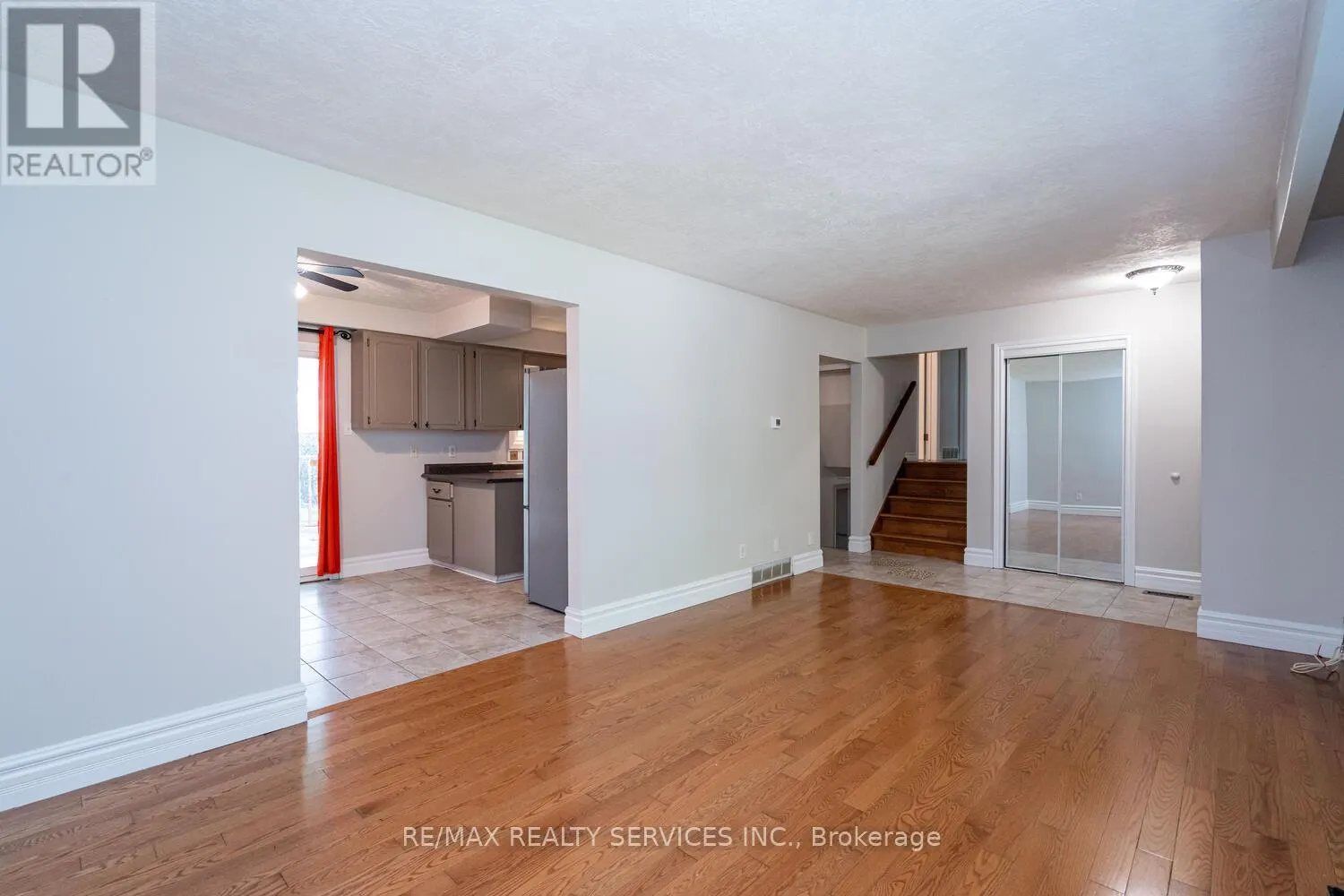 285 THORNCREST DRIVE