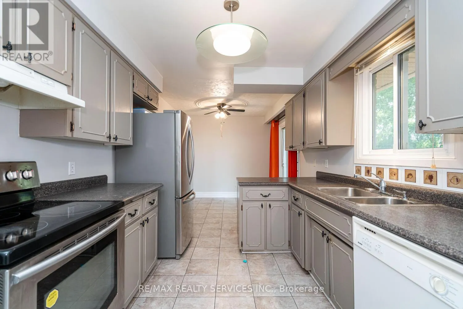 285 THORNCREST DRIVE